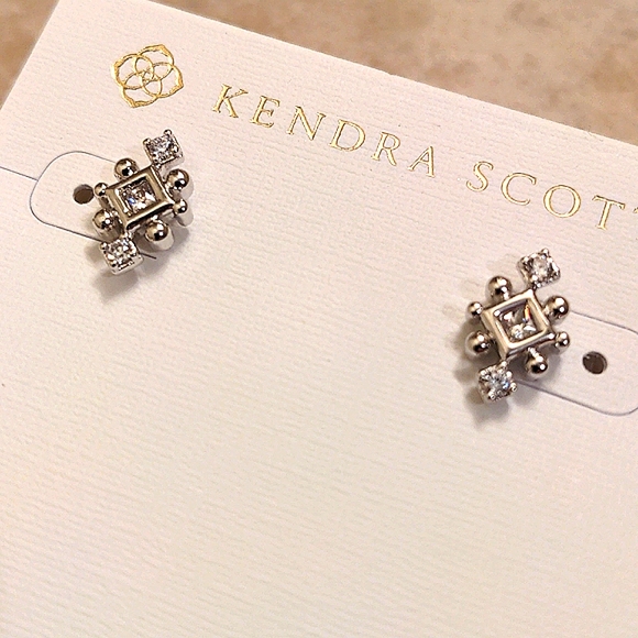 NEW Kendra Scott Tilda Stud Earrings in Silver - Picture 6 of 7